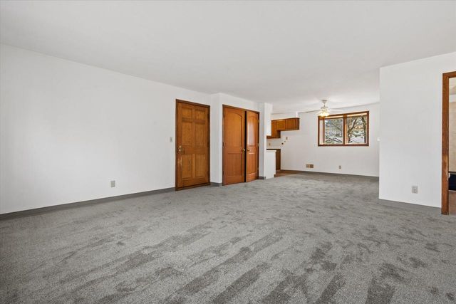 6154 S 42nd STREET, Greenfield, WI 53221