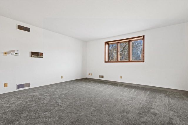 6154 S 42nd STREET, Greenfield, WI 53221