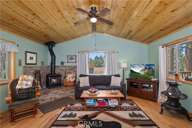 33653 Green Valley Lane, Green Valley Lake, CA 92341