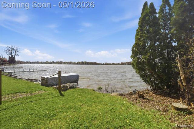 4168 Minnetonka Drive, Linden, MI 48451