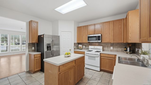 4740 Iron Ridge Pass, Schertz, TX 78154