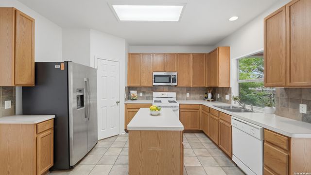 4740 Iron Ridge Pass, Schertz, TX 78154