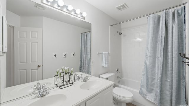 4740 Iron Ridge Pass, Schertz, TX 78154