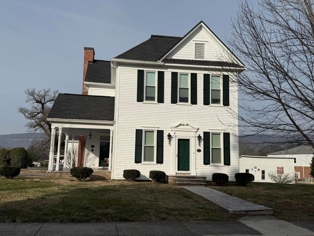 2787 Main Street, Pikeville, TN 37367