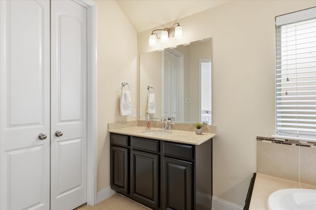 14821 Cedar Flat Way, Fort Worth, TX 76262