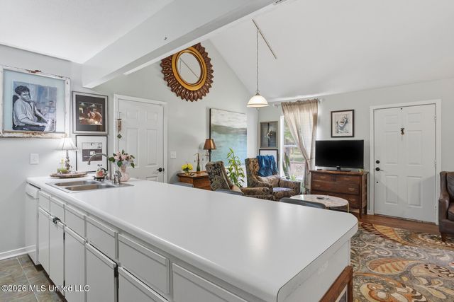 421 Pelahatchie Shore Drive, Brandon, MS 39047