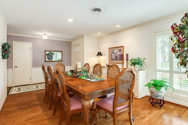 130 Nasturtium Street, Lake Jackson, TX 77566