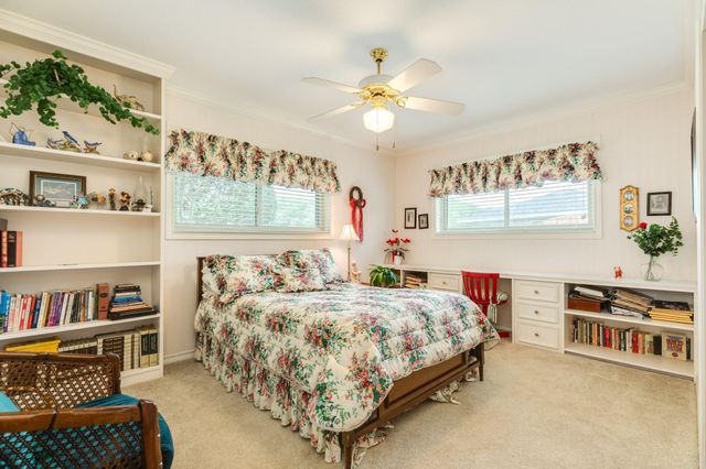 130 Nasturtium Street, Lake Jackson, TX 77566