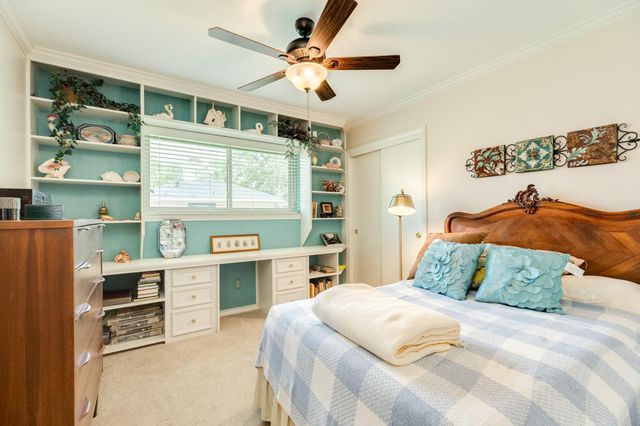 130 Nasturtium Street, Lake Jackson, TX 77566