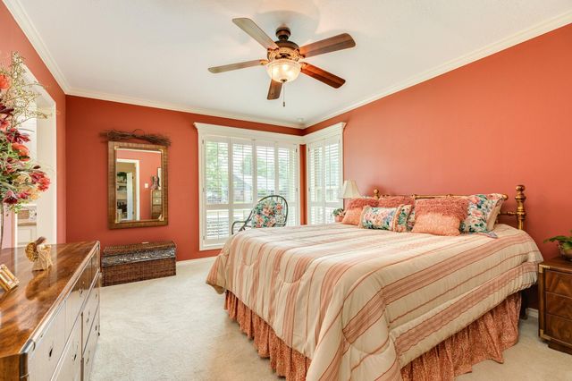 130 Nasturtium Street, Lake Jackson, TX 77566