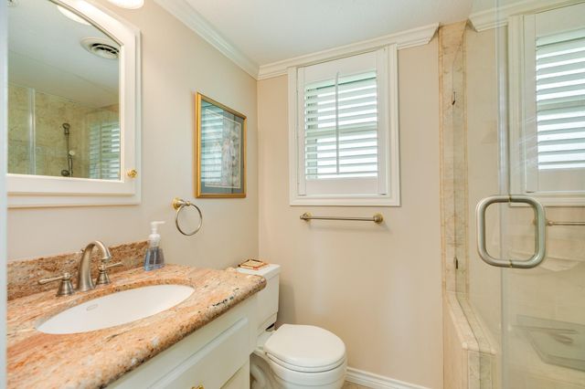 130 Nasturtium Street, Lake Jackson, TX 77566
