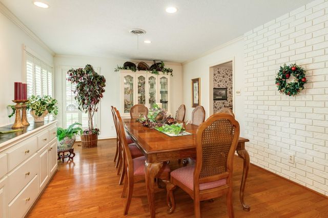 130 Nasturtium Street, Lake Jackson, TX 77566