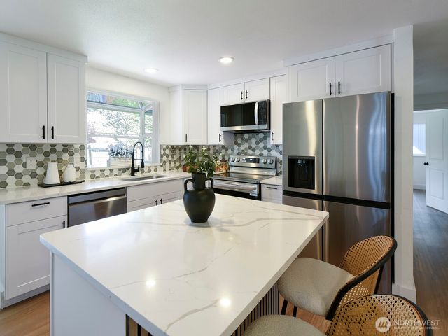 35023 18th Avenue SW, Federal Way, WA 98023
