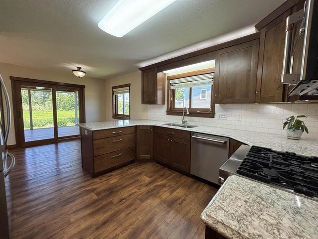 910 Riverview Court, Marshall, WI 53559