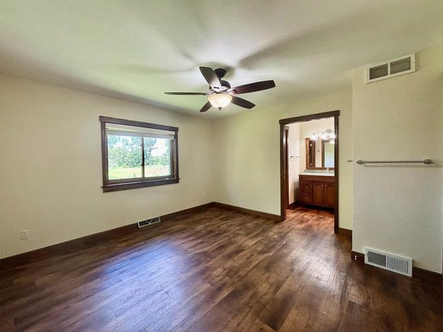 910 Riverview Court, Marshall, WI 53559