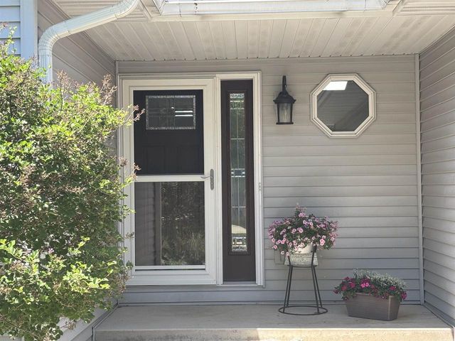 910 Riverview Court, Marshall, WI 53559