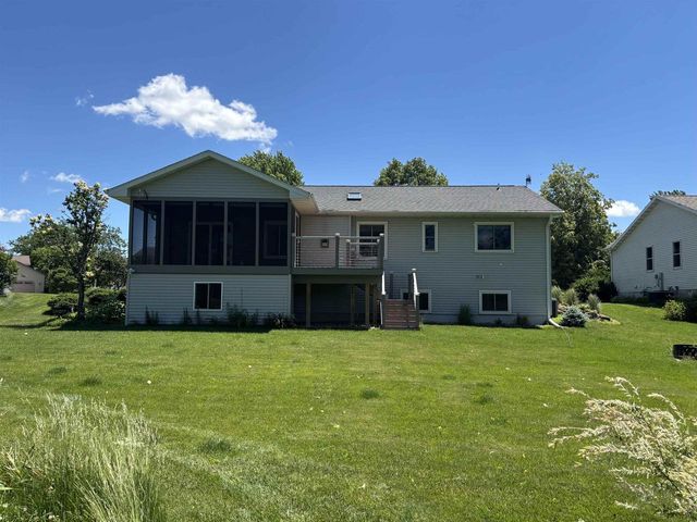 910 Riverview Court, Marshall, WI 53559