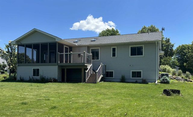 910 Riverview Court, Marshall, WI 53559