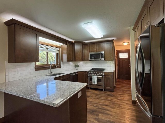 910 Riverview Court, Marshall, WI 53559