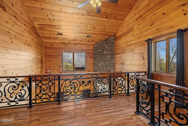4320 Firefly View Way, Gatlinburg, TN 37738