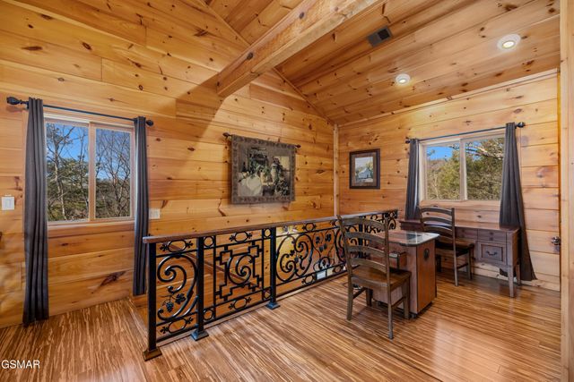 4320 Firefly View Way, Gatlinburg, TN 37738