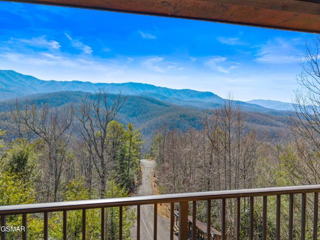 4320 Firefly View Way, Gatlinburg, TN 37738