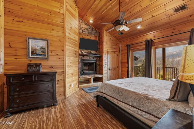 4320 Firefly View Way, Gatlinburg, TN 37738