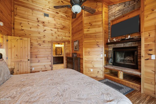 4320 Firefly View Way, Gatlinburg, TN 37738