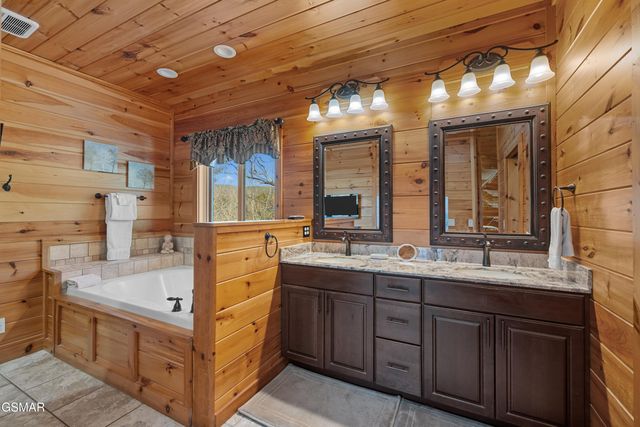 4320 Firefly View Way, Gatlinburg, TN 37738