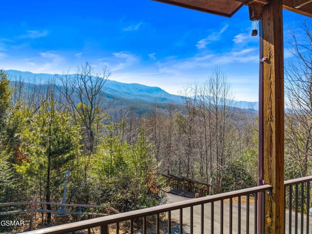 4320 Firefly View Way, Gatlinburg, TN 37738
