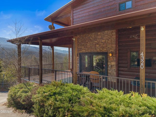 4320 Firefly View Way, Gatlinburg, TN 37738
