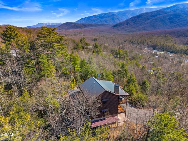 4320 Firefly View Way, Gatlinburg, TN 37738