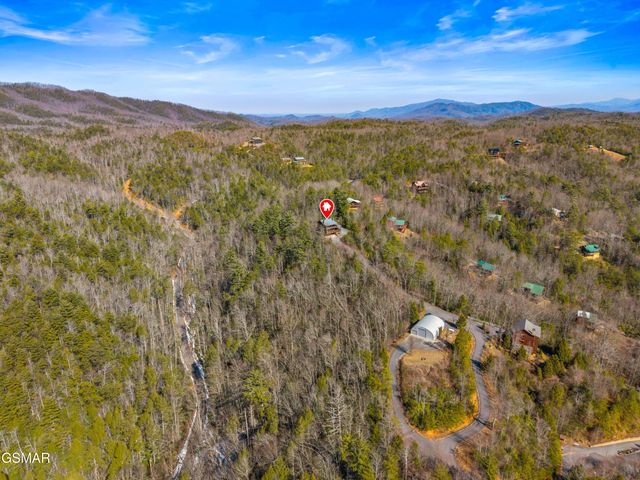 4320 Firefly View Way, Gatlinburg, TN 37738