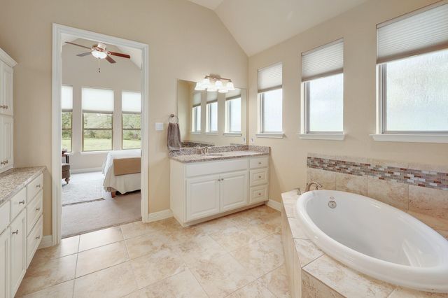 2285 Nature View LOOP, Driftwood, TX 78619