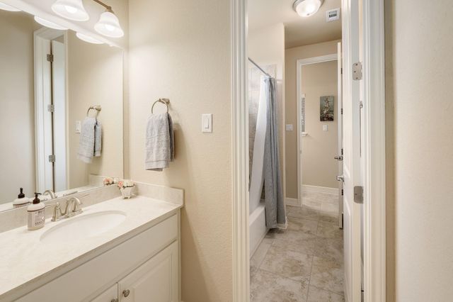 2285 Nature View LOOP, Driftwood, TX 78619