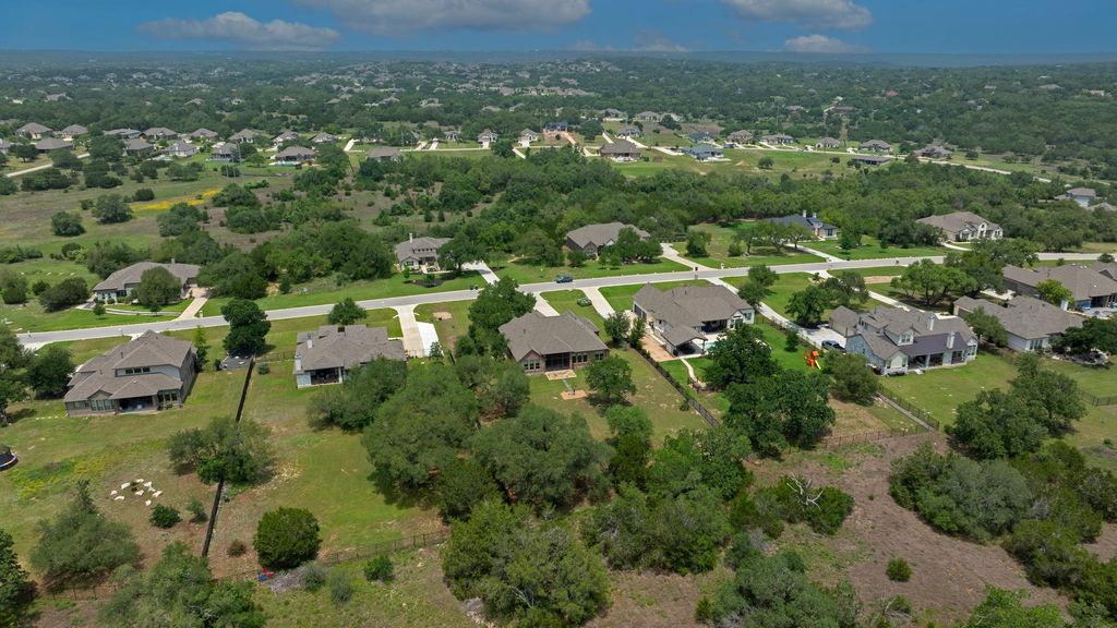 2285 Nature View LOOP, Driftwood, TX 78619