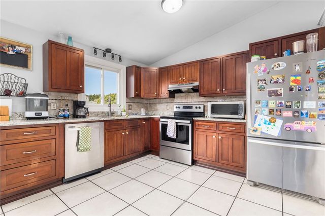 11 Nichole Lane, Coventry, RI 02816