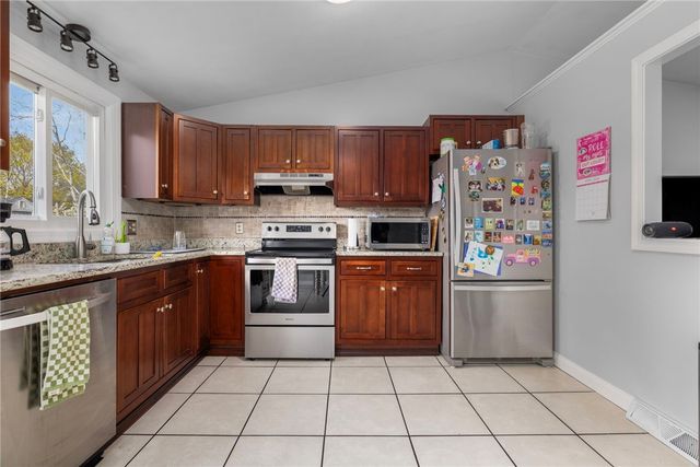 11 Nichole Lane, Coventry, RI 02816