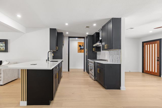 7803 Lazy LN, Austin, TX 78757