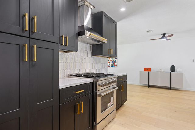7803 Lazy LN, Austin, TX 78757