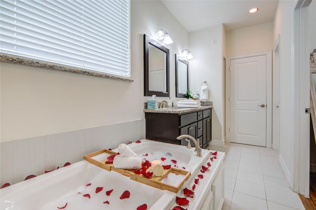 738 Link Road, Houston, TX 77009