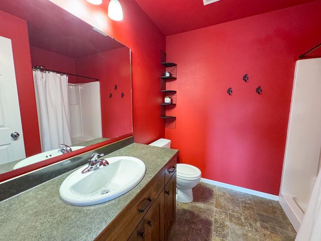 2613 56th Avenue S, Fargo, ND 58104