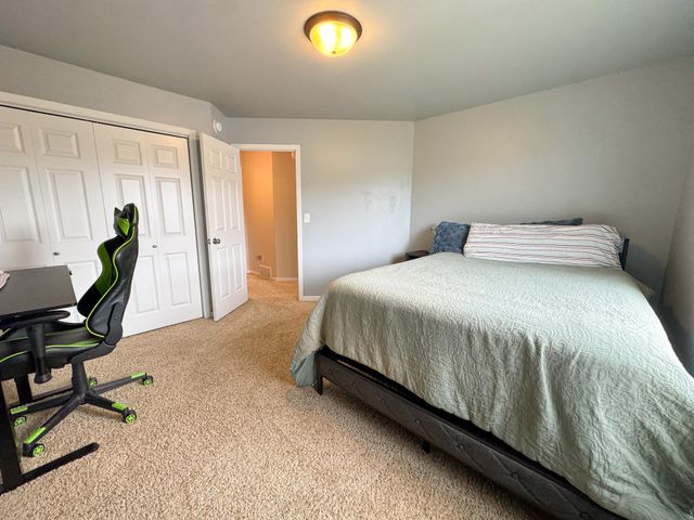 2613 56th Avenue S, Fargo, ND 58104