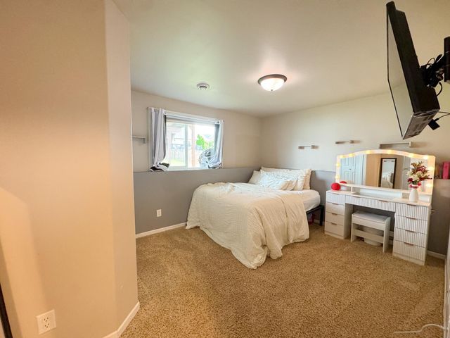 2613 56th Avenue S, Fargo, ND 58104