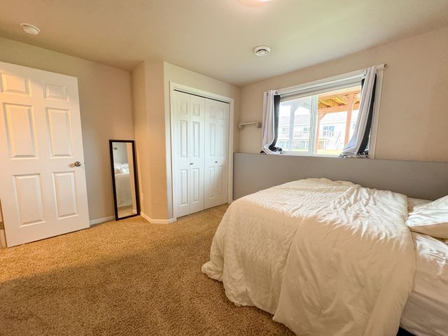 2613 56th Avenue S, Fargo, ND 58104