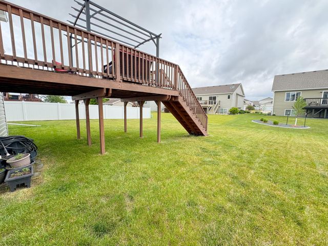 2613 56th Avenue S, Fargo, ND 58104
