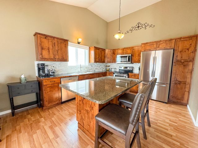 2613 56th Avenue S, Fargo, ND 58104