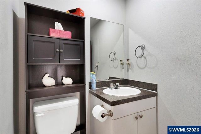 2210 Maplewood Dr S, Salem, OR 97306