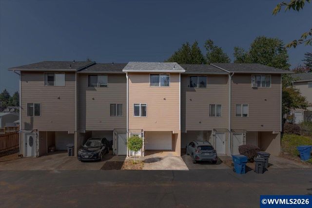 2210 Maplewood Dr S, Salem, OR 97306