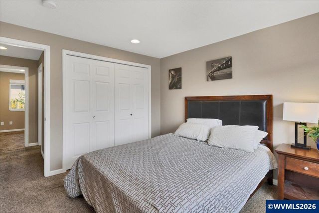 2210 Maplewood Dr S, Salem, OR 97306